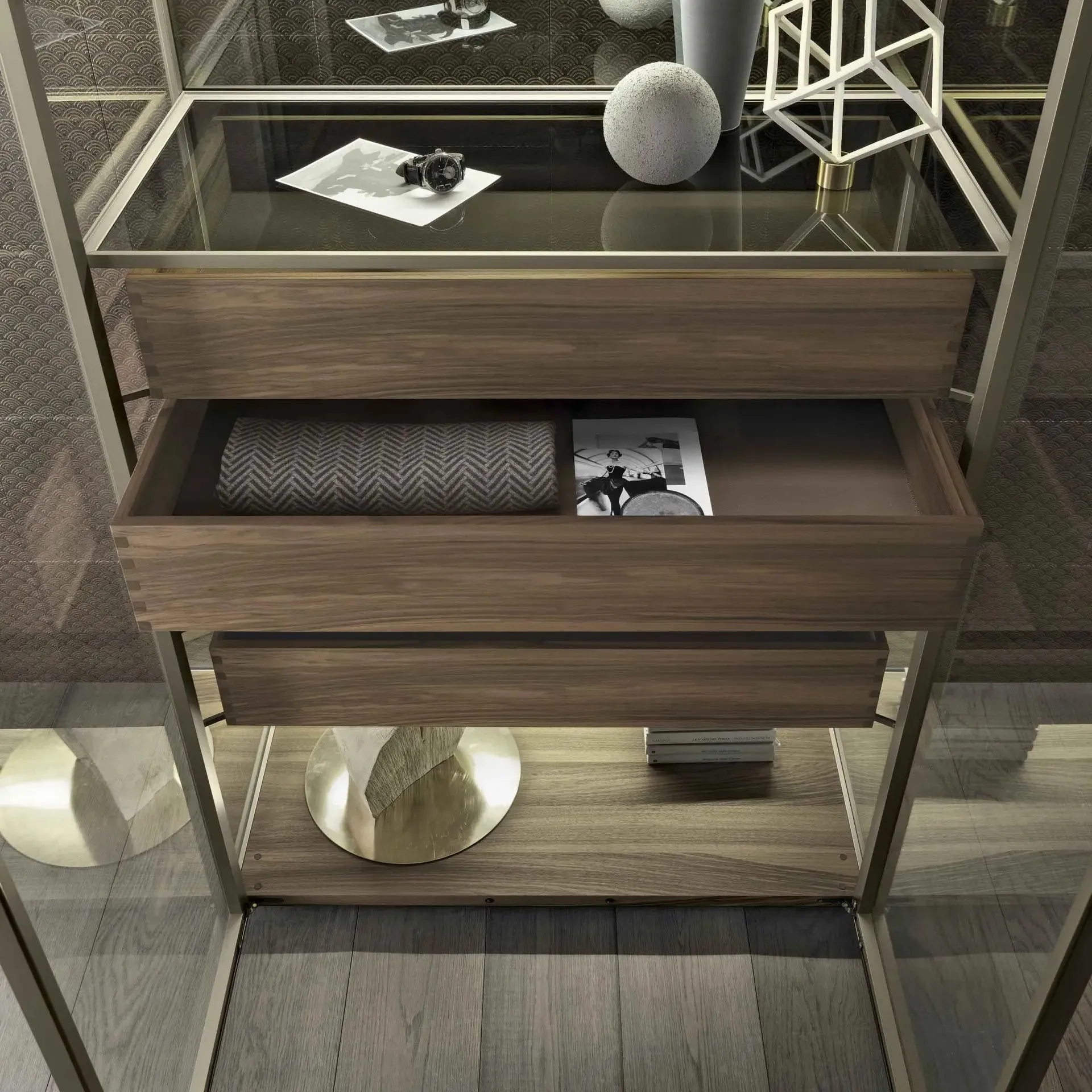 Alambra Dress Cabinet