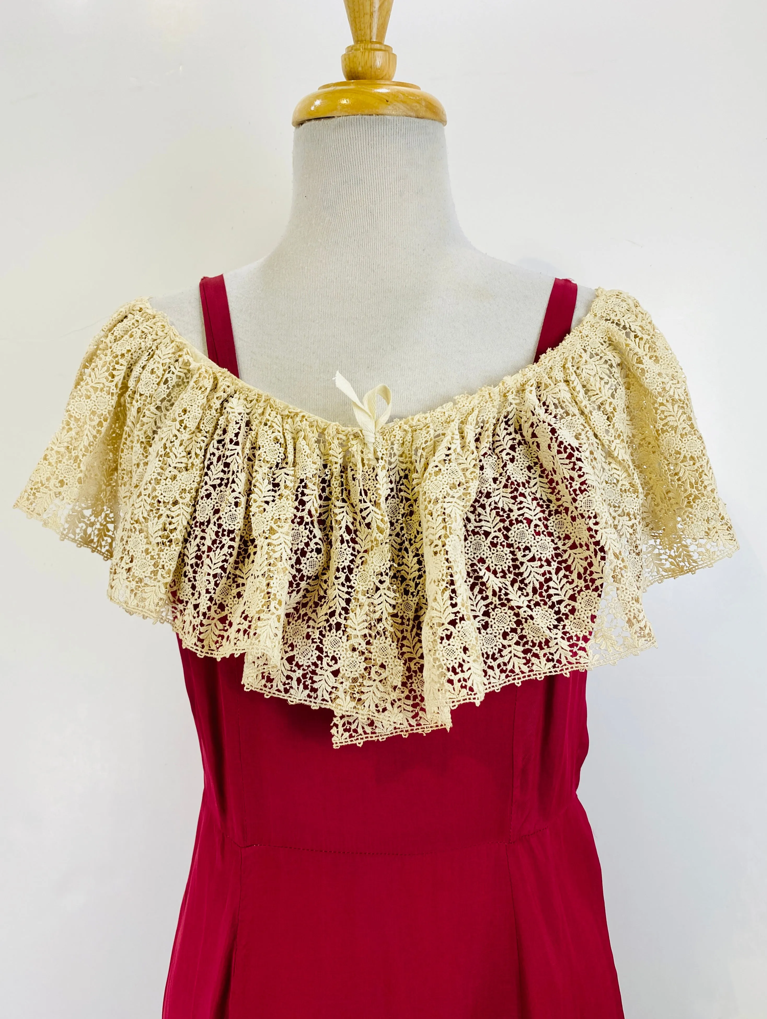 Antique Edwardian Cream Lace Bertha Collar