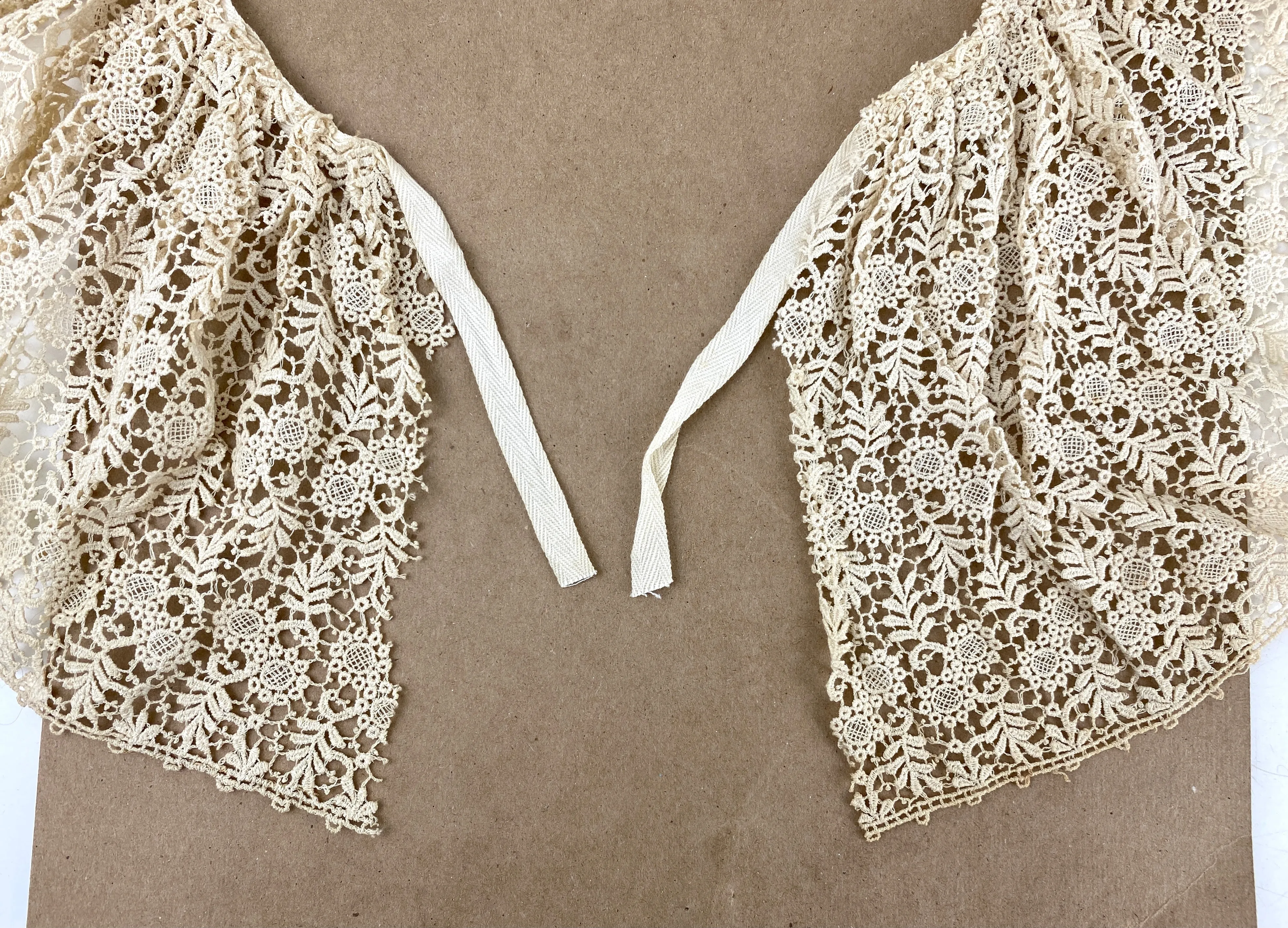 Antique Edwardian Cream Lace Bertha Collar