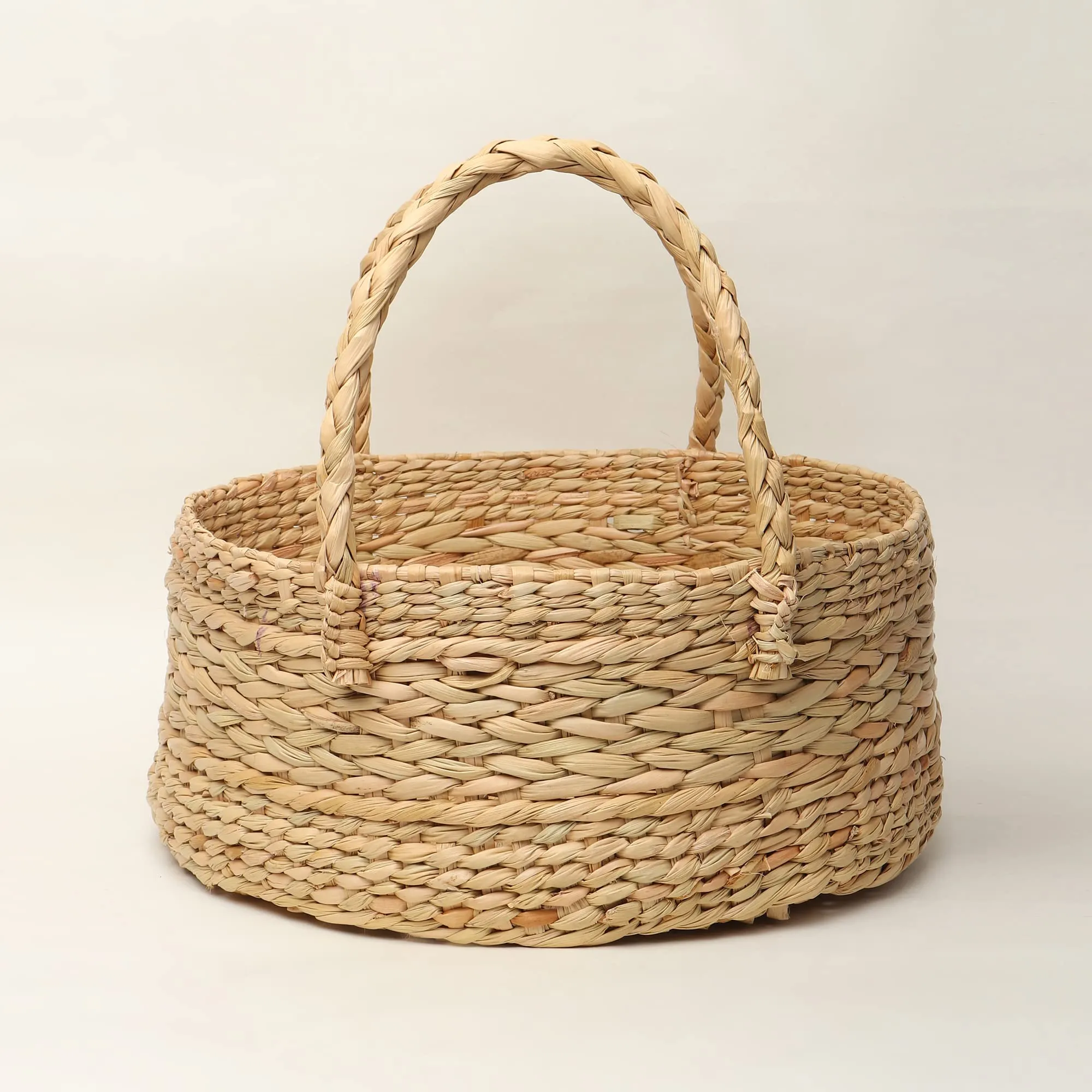 Habere India-All the Cultures Fabricating India Round Wicker Basket|Cane or Bamboo Basket Tray Online|Gift Hamper Basket|Wardrobe Basket|Bathroom Organizer Basket (Beige, Medium, 25.4 x 12.7 CM)