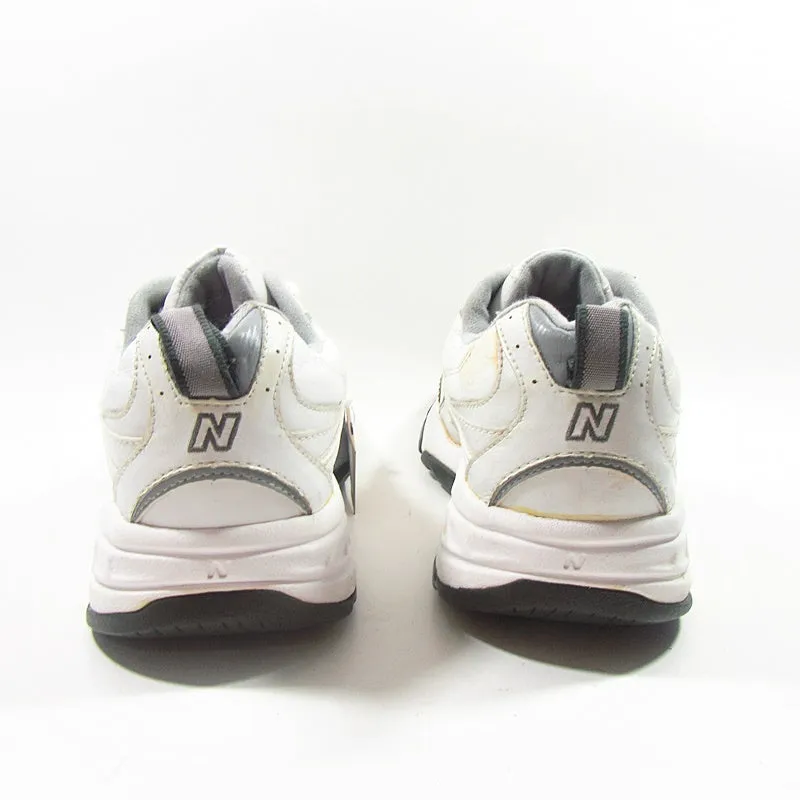 NEW BALANCE .